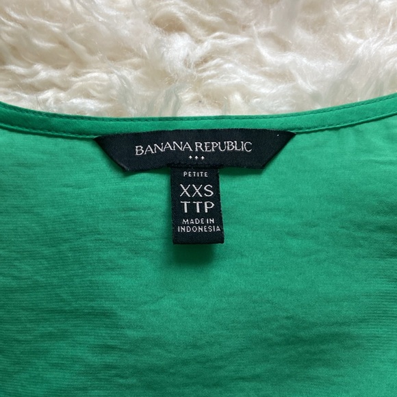 Banana Republic - Green Wrap top - Picture 3 of 6